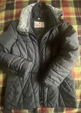 Куртка жіноча