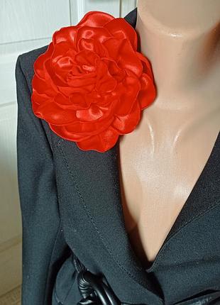 Красный роза цветок брошка