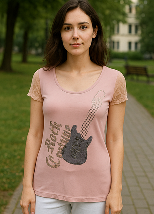 Красивая женская футболка розового цвета с ярким принтом украшеный стразами philip plein