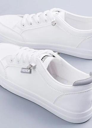 Женские спортивные кроссовки, белые спортивные кроссовки, спортивные белые кеды для женщины размер 39-40 стелька 24.5 см.