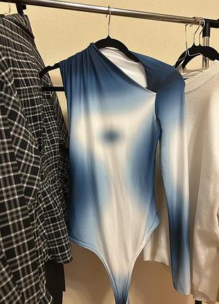 Дуже стильний боді український бренд farfi на одне плече з відкритою спинкою