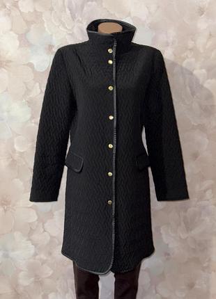Стьобане жіноче пальто