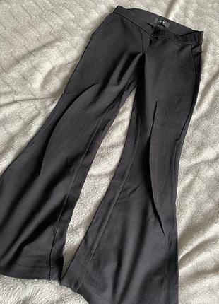 Чорні штани