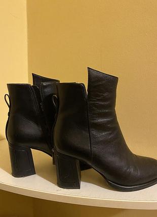 Черевики жіночі, шкіряні 38 розмір  шкіряні