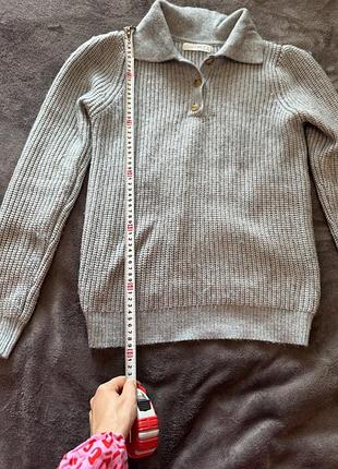 Голубий светр