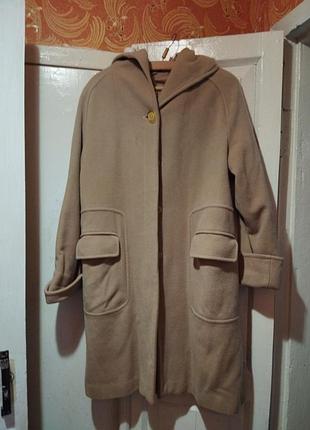 Пальто с капюшоном,е недостатки на следственных фото