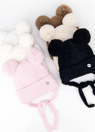 Зимова дитяча шапочка з помпонами