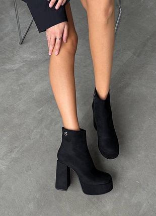 Ботильйони жіночі на підборах