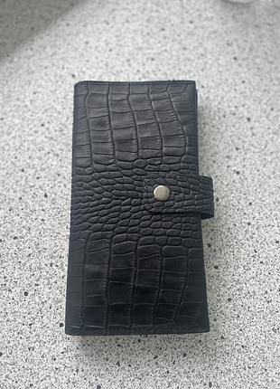 Чорний шкіряний гаманець