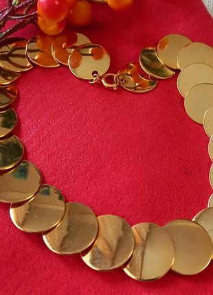 Яскравий чоке- колье. америка