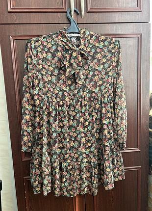 Сукня zara у квітковий принт, l