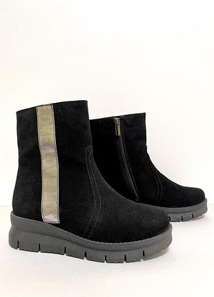 Новые замшевые зимние ботинки полусапоги 36 р на платформе тёплые удобные мягкие чёрные