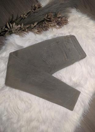 Круті джинси кольору хакі new look 10/ 38/6