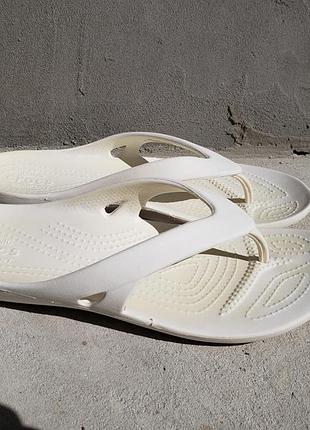 Шлепанцы, кроксы белые
