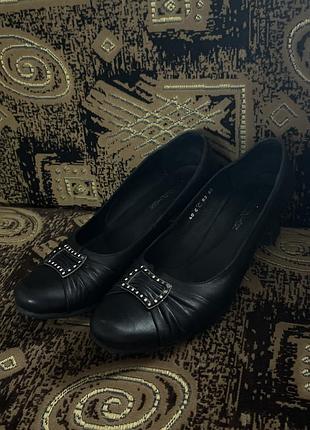 Жіночі туфлі