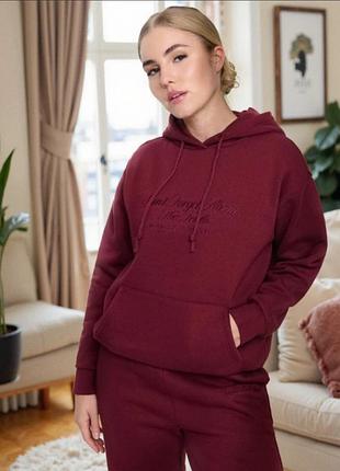 Худи с капюшоном и вышивкой