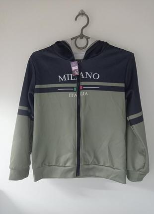 Кофта спортивна на блискавці капюшоном.  
п- 6707 цена 350грн.