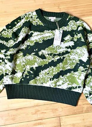 Теплый зеленый свитер