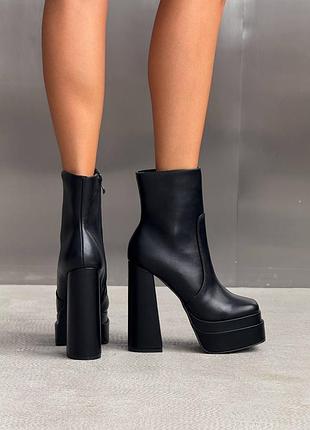 Жіночі ботильйони