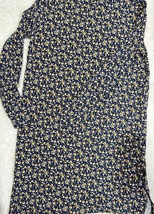 Сукня з горловиною