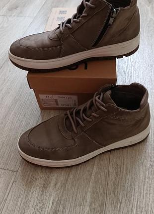 Зимові чоловічі кросівки