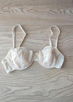 Бюстгальтер