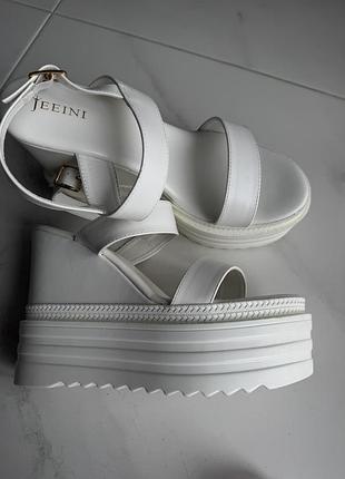 Літні босоніжки на танкетці 40р✨