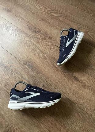 Кросівки brooks