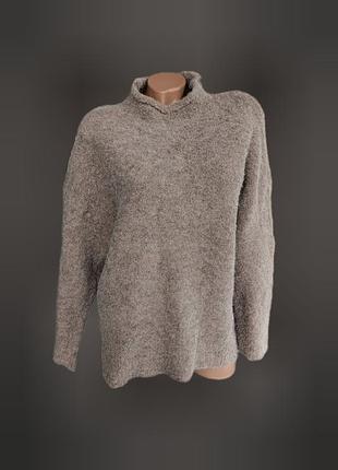 Теплый удлиненный свитер женский