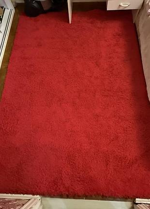 Килим червоний