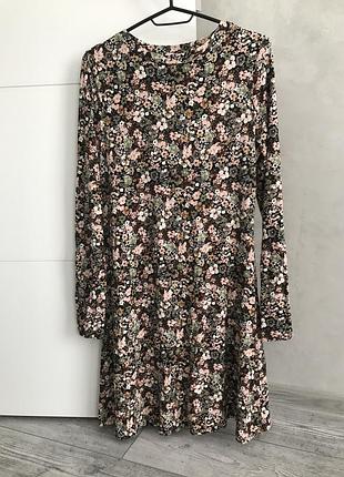Якісне квіткове плаття з віскози