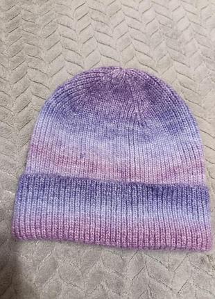 Шапка жіноча в'язаніа з відворотом