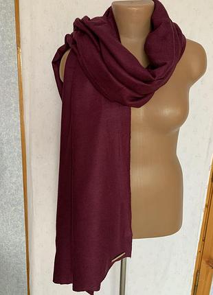 Бордовий шарф бренду katie loxton london.100%-віскоза.
