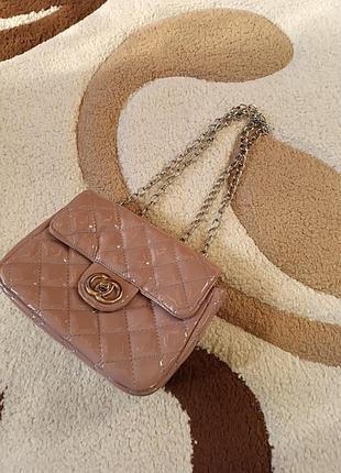 Продам маленькую сумку красивого цвета