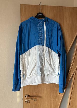 Чоловіча вітровка