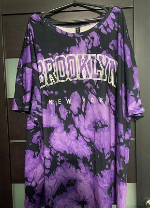 Жіноча футболка