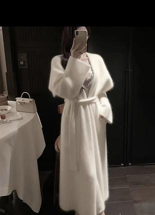 Розкішний, трендовий кардиган, люкс якість, уніка, в підлогу, білий, густе хутро