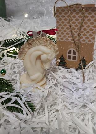 Свеча ручной работы, из натурального оливкового воска