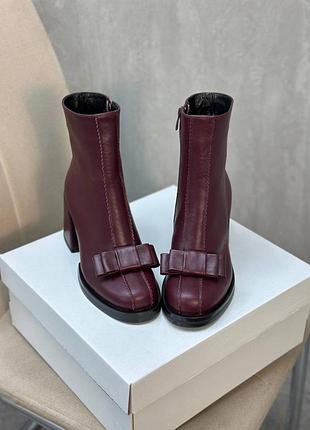Жіночі черевики із натуральної шкіри бургунді на підборах tiffani