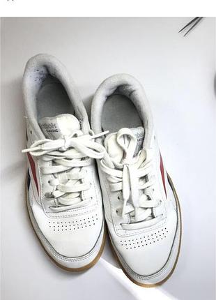 Шкіряні кросівки