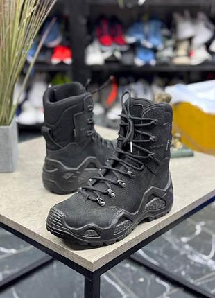 Тактичні черевики lowa z-8n gtx c чорного кольору.