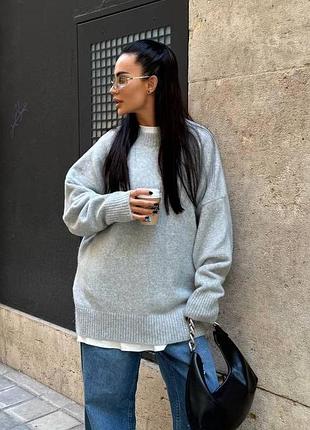Светр жіночий в'язаний вільного крою однотонний сірий