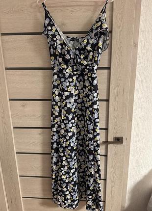 Сукня в квітковий принт