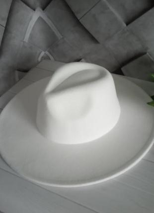 Шляпа женская федора широкие поля белая