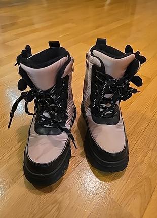 Зимові сапожки на дівчинку