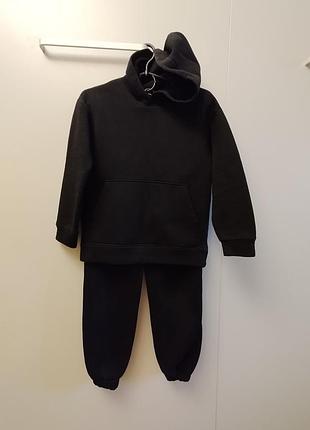 Теплый спортивный костюм на девочку трехнитка