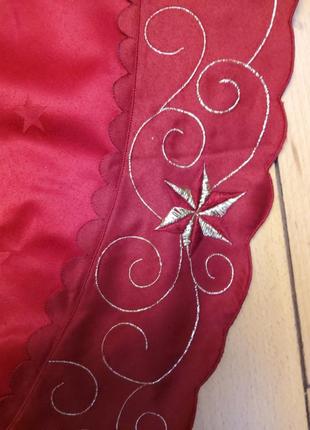 Новая новогодняя красная скатерть  можно под елку3 фото