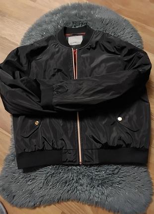 Женский бомбер на осень.европа.