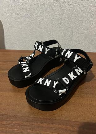 Dkny ayli босоніжки 36 розміру