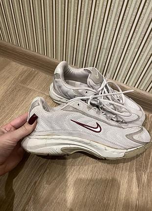 Nike кросівки жіночі